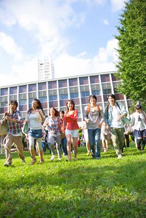 声優のレッスンは信頼できるスクールで